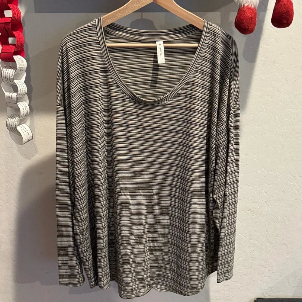 Athleta Cloudlight Stratus Striped Long Sleeve Top 2X - Picture 2 of 4